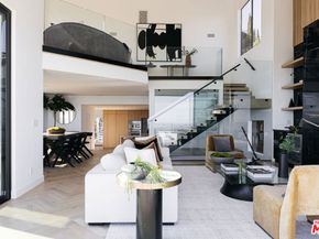 7866 Fareholm Drive, Los Angeles CA 90046