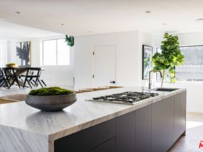 7866 Fareholm Drive, Los Angeles CA 90046