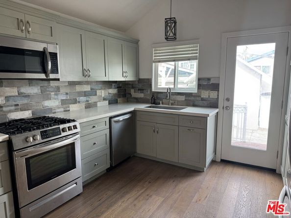 932 W Crestwood Street, San Pedro CA 90731