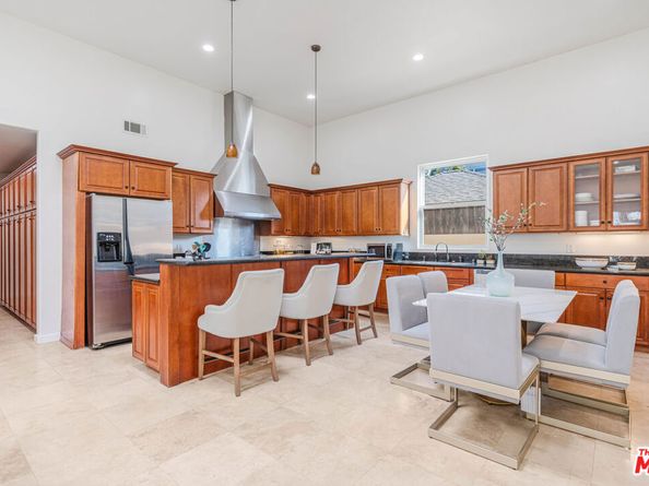 3718 S Barrington Avenue, Los Angeles CA 90066