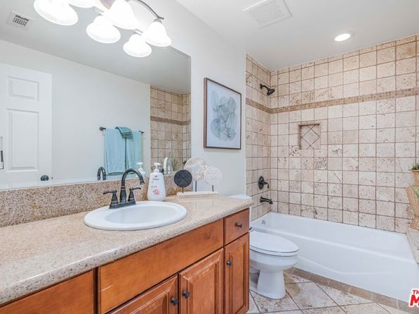 3718 S Barrington Avenue, Los Angeles CA 90066