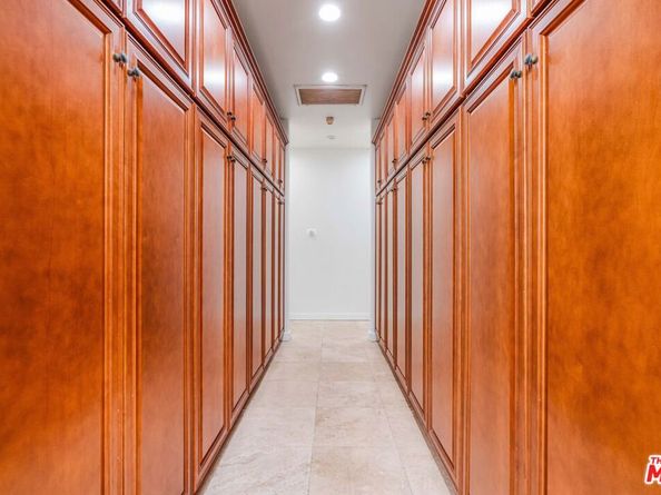 3718 S Barrington Avenue, Los Angeles CA 90066