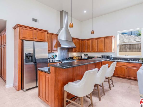 3718 S Barrington Avenue, Los Angeles CA 90066