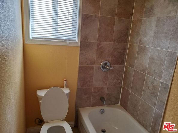 251 W 41st Place, Los Angeles CA 90037