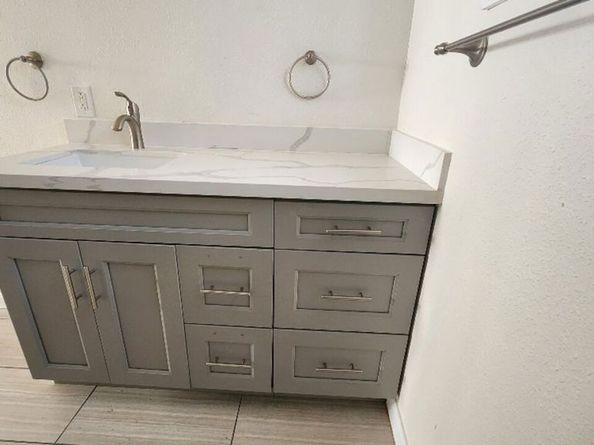 251 W 41st Place, Los Angeles CA 90037