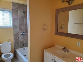 251 W 41st Place, Los Angeles CA 90037