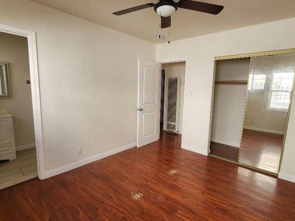 251 W 41st Place, Los Angeles CA 90037