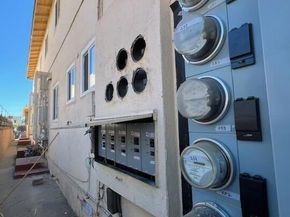 251 W 41st Place, Los Angeles CA 90037