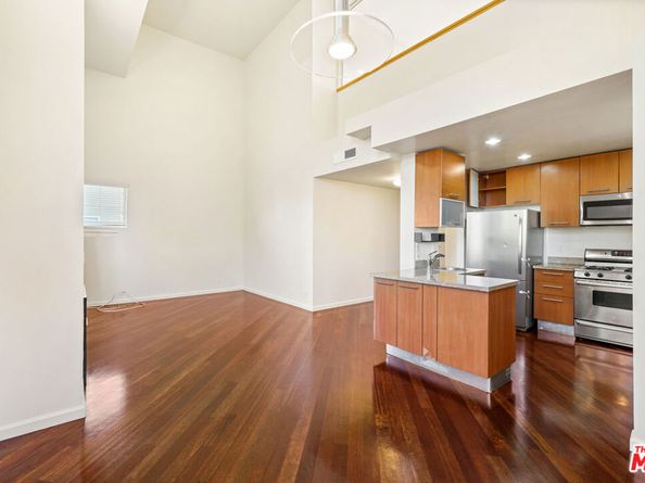 2045 Beloit Avenue 306, Los Angeles CA 90025