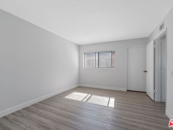 9210 Van Nuys Boulevard 11, Panorama City CA 91402