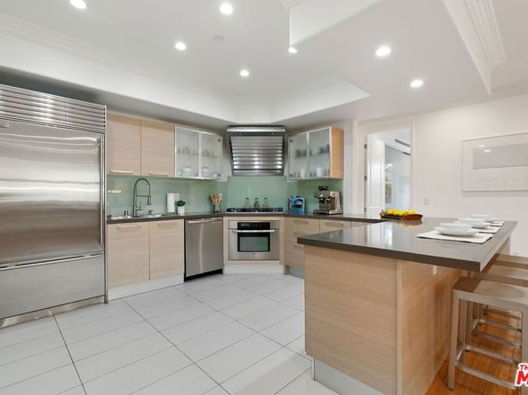 8121 Norton Avenue 202, West Hollywood CA 90046