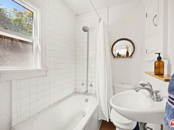 3456 Plata Street, Los Angeles CA 90026