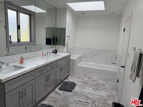 9752 Castello Place, Los Angeles CA 90035