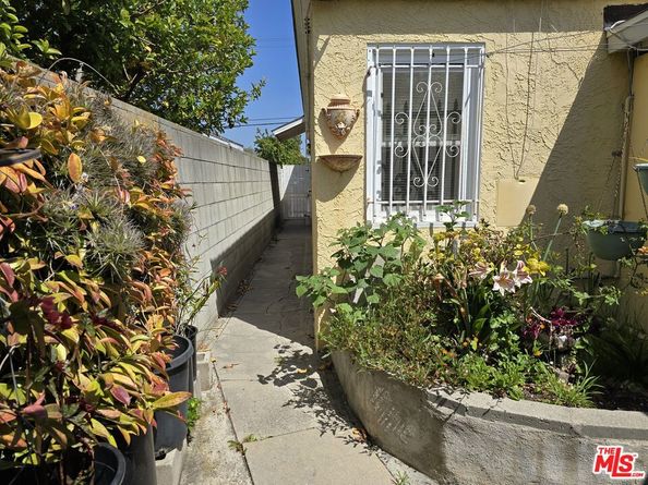 12846 Short Avenue, Los Angeles CA 90066