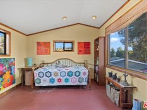 2201 Dewey Street, Santa Monica CA 90405