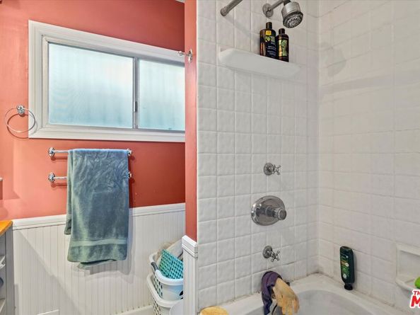 2201 Dewey Street, Santa Monica CA 90405