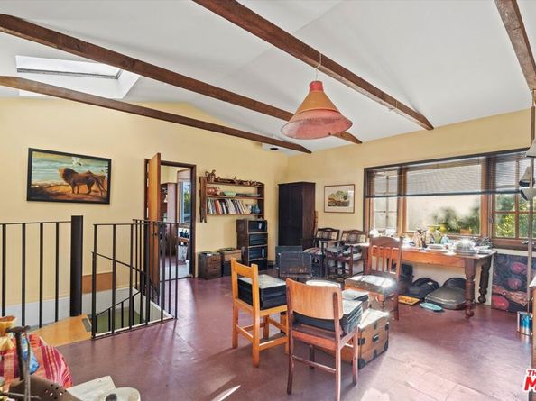 2201 Dewey Street, Santa Monica CA 90405