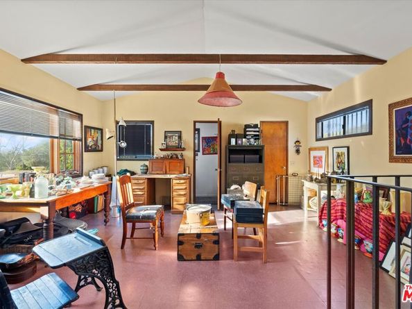 2201 Dewey Street, Santa Monica CA 90405