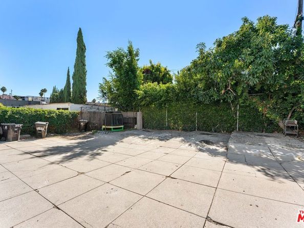 2522 London Street, Los Angeles CA 90026