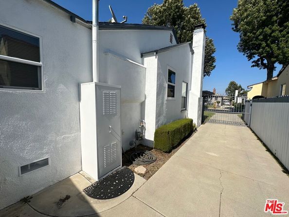 3791 Olmsted Avenue, Los Angeles CA 90018