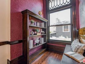 2057 S Oxford Avenue, Los Angeles CA 90018