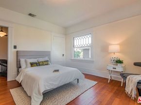 2057 S Oxford Avenue, Los Angeles CA 90018