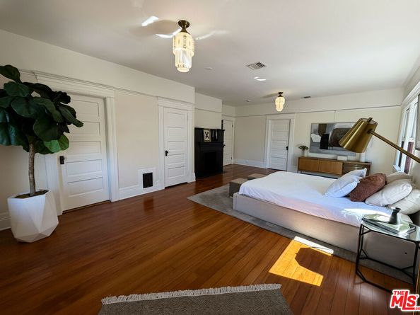 2057 S Oxford Avenue, Los Angeles CA 90018