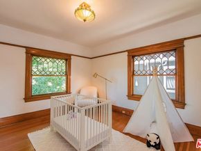 2057 S Oxford Avenue, Los Angeles CA 90018