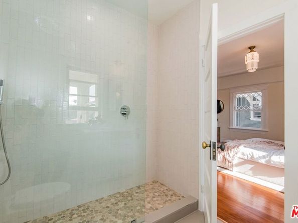 2057 S Oxford Avenue, Los Angeles CA 90018