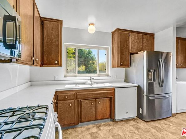 2541 Gondar Avenue, Long Beach CA 90815