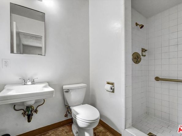 2541 Gondar Avenue, Long Beach CA 90815