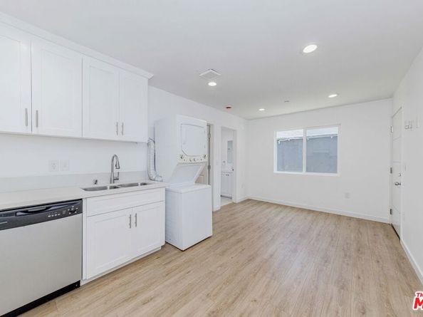 1105 E 103rd Place, Los Angeles CA 90002