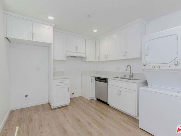 1105 E 103rd Place, Los Angeles CA 90002