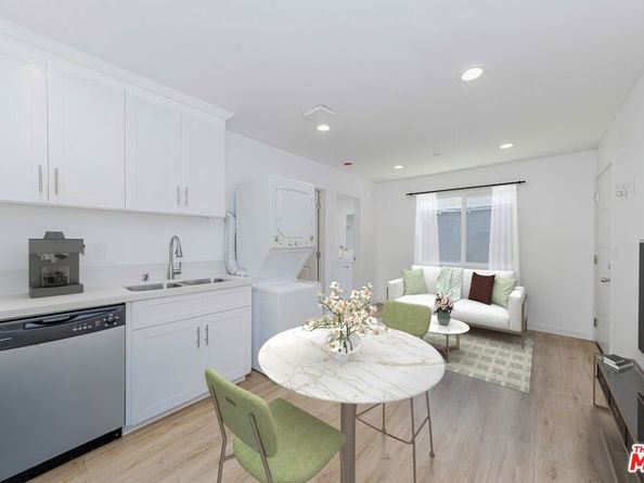 1105 E 103rd Place, Los Angeles CA 90002