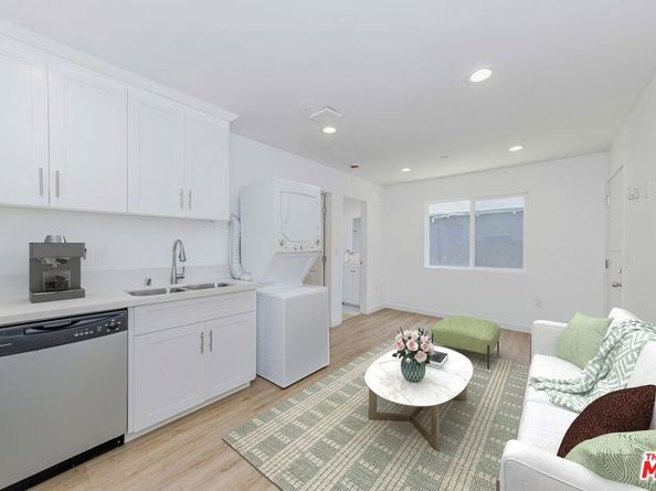 1105 E 103rd Place, Los Angeles CA 90002