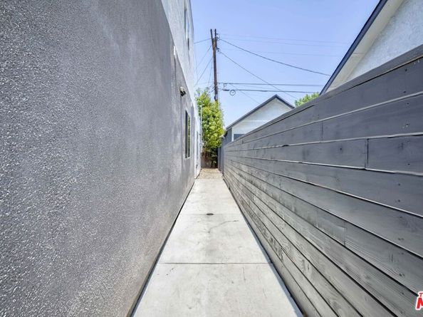 1105 E 103rd Place, Los Angeles CA 90002