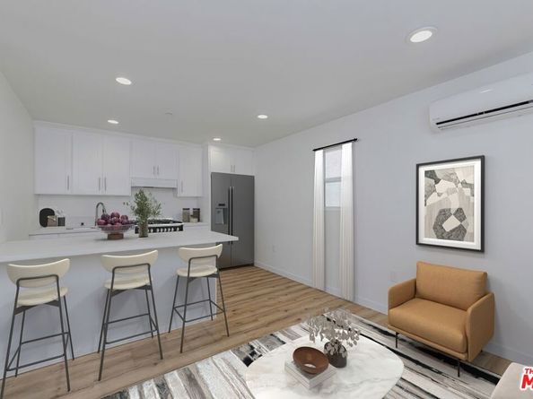 1105 E 103rd Place, Los Angeles CA 90002