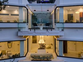 8896 Lookout Mountain Avenue, Los Angeles CA 90046