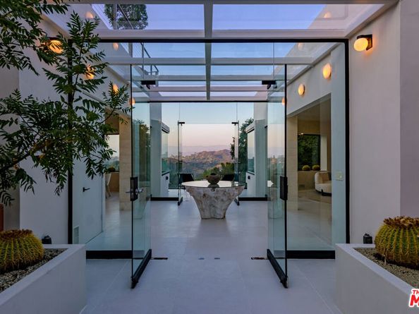 8896 Lookout Mountain Avenue, Los Angeles CA 90046