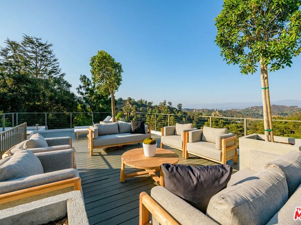 8896 Lookout Mountain Avenue, Los Angeles CA 90046