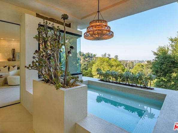 8896 Lookout Mountain Avenue, Los Angeles CA 90046