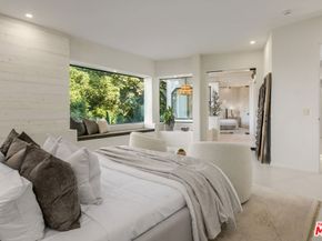 8896 Lookout Mountain Avenue, Los Angeles CA 90046