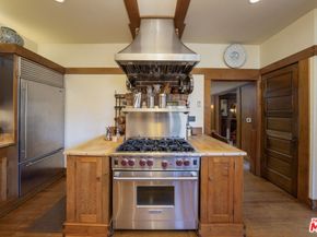 111 S Van Ness Avenue, Los Angeles CA 90004