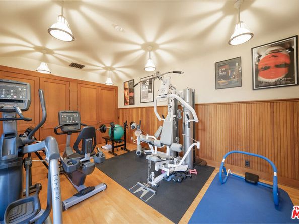 111 S Van Ness Avenue, Los Angeles CA 90004