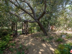 111 S Van Ness Avenue, Los Angeles CA 90004