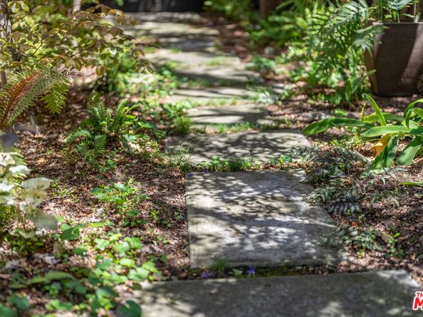 111 S Van Ness Avenue, Los Angeles CA 90004