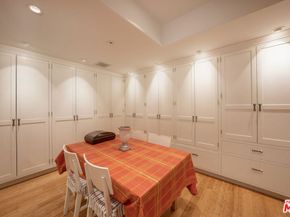 111 S Van Ness Avenue, Los Angeles CA 90004