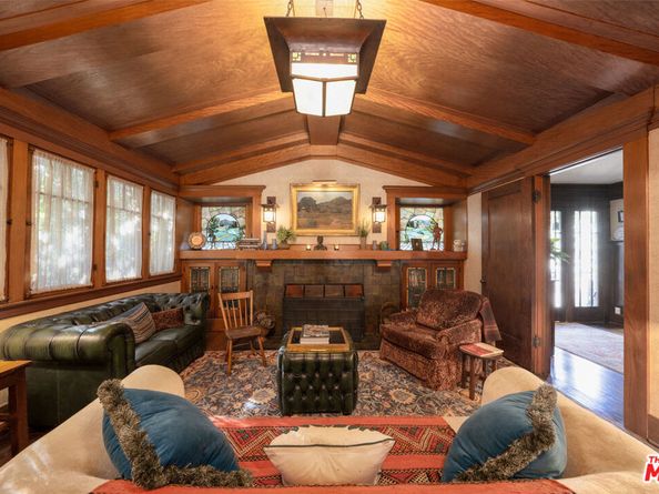 111 S Van Ness Avenue, Los Angeles CA 90004