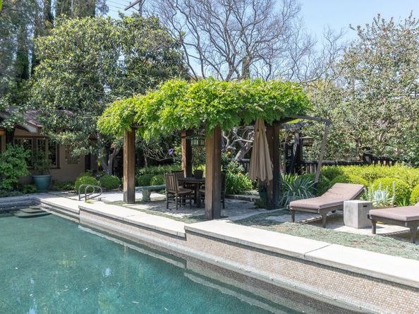 111 S Van Ness Avenue, Los Angeles CA 90004