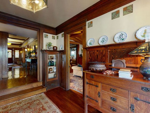 111 S Van Ness Avenue, Los Angeles CA 90004